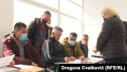 Glasanje na lokalnim izborima u Preševu (Foto: RSE/Dragana Cvetković)