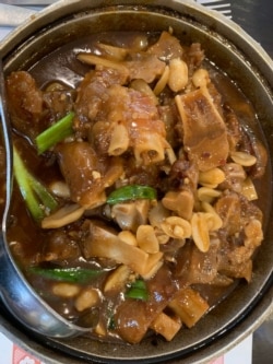 An authentic Chinese hotpot at Noodle House in Charlottetown. (Jay Heisler/VOA)