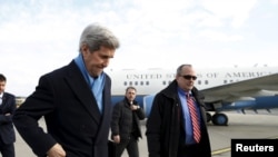 Sidibe Rokiatou, 14 anos, estudante costa-marfinense. Sonha ser farmacêutica. Quando tinha 13 anos o seu pai quis casá-la com um homem muito mais velho. Agora ela pode estudar