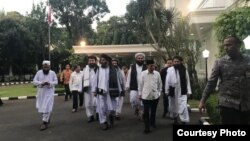 Delegasi Taliban dari Kantor Politik Taliban di Ibu Kota Doha, Qatar, berkunjung ke Jakarta. Mereka bertemu Wakil Presiden Muhammad Jusuf Kalla di rumah dinasnya di kawasan Menteng, Jakarta, Sabtu malam pekan lalu. (Foto courtesy).