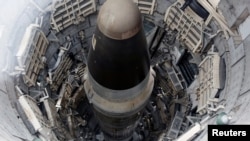 Un misil Titán, mostrado durante un recorrido por el sitio de misiles balísticos intercontinentales Titan II de 103 pies que fue dado de baja en 1982, en el Museo de Misiles Titan en Sahuarita, Ariz., 2 de febrero de 2019.