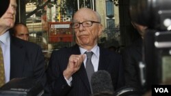 Mogul media, Rupert Murdoch, menjadi buruan media massa sejak munculnya skandal peretasan telepon di Inggris oleh diduga dilakukan salah satu anak perusahaan medianya.