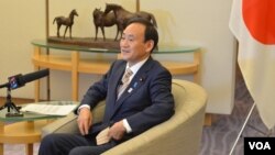 Japan's Chief Cabinet Secretary Yoshihide Suga speaks to VOA, Tokyo, Japan, February 4, 2013. 