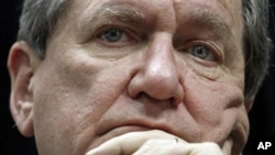 Richard Holbrooke, a longtime U.S. diplomat who wrote part of the Pentagon Papers, was the architect of the 1995 Bosnia peace plan and served as President Barack Obama's special envoy to Pakistan and Afghanistan, has died (file photo – 17 Jan 2010)