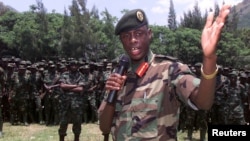 Jenerali James Kabalebe akiri mu buyobozi bukuru bw'ingabo z'u Rwanda 2002