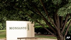 资料照：2006年在美国密苏里州的孟山都公司总部标示，孟山都于2018年被拜耳收购。