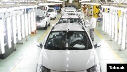 خط تولید خودرو در کارخانه سایپا