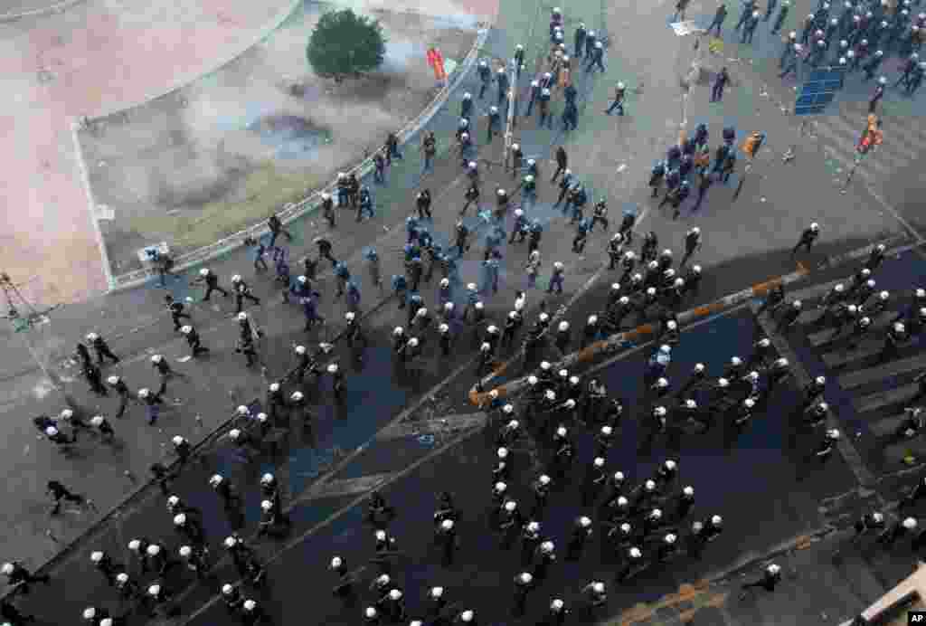 Police operate during clashes at Taksim Square, Istanbul, June 11, 2013. 