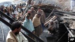 د خېبرپښتونخوا د محنت او ثقافت وزیر شوکت یوسفزۍ مطبوعاتو ته خپل وډیو پېغام کې وویل چې دغه کسان په ۲۰۱۱ کې تښتول شوي وو 