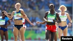 Francine Niyonsaba wiruka metero 800