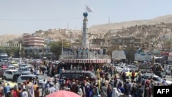 عیني شاهدان وايي، پیښه پنجشنبې د شپې ناوخته زاړه نهرین کې د سید پاچا اغا په زیات کې دننه په یو جومات کې هغه مهال رامنځته شوې چې یو شمیرعبادت کوونکي په ذکر بوخت وو.