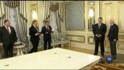 Сенаторів США Маккейна та Грема у Києві чекали нагороди від Порошенка. Відео