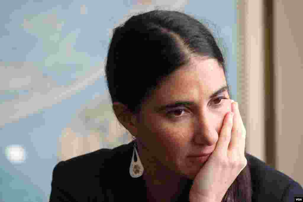 Yoani S&aacute;nchez se&ntilde;ala ser fan&aacute;tica de los "tuits".