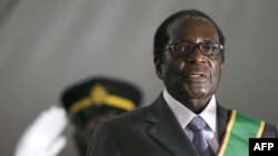 Le président du Zimbabwe Robert Mugabe lors de la cérémonie d'investiture de son 6e mandat, à Harare, le 29 juin 2008.