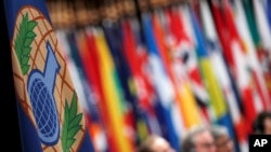 Le logo de l'Organisation pour l'interdiction des armes chimiques (OIAC) lors d'une session spéciale à la Haye, Pays-Bas, le 26 juin 2018.