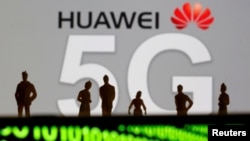 美国国务次卿凯斯·克拉奇呼吁巴西禁用华为5G技术，加入国际净网行动。图为华为5G网络标识 (路透社2019年3月30日资料照)