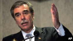 Carlos Gutiérrez fue secretario de Comercio de EE.UU. durante el gobierno del presidente George W. Bush.