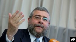 Рабин Пінхас Гольдшмідт, голова Конференції європейських рабинів, закликає європейських лідерів не мовчати на антисемітські заяви Путіна. Архівне фото. 12 липня 2012 року, Берлін. (AP)