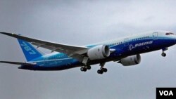 Boeing 787 Dreamliner, serial jet terbaru produksi perusahaan Boeing.