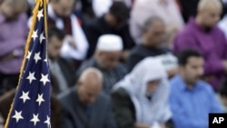 Warga AS melakukan shalat tarawih bersama dalam bulan Ramadan (foto: dok).