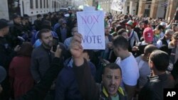 Manifestation contre la présidentielle à Alger en Algérie le 29 novembre 2019.