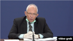 Epidemiolog Predrag Kon na konferenciji za štampu kriznog štaba za borbu protiv epidemije koronavirusa, u Beogradu, 3. aprila 2020.