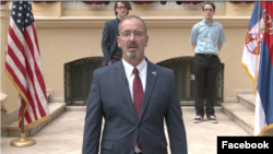 Arhva - Ambasador SAD u Srbji Entoni Godfri tokom online proslave Dana državnosti SAD, u Ambasadi SAD u Beogradu, Srbija, 4. jula 2020. (Foto: Facebook nalog Ambasade SAD)