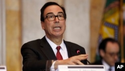 Le secrétaire au Trésor, Steve Mnuchin, lors d'une réunion du Conseil de surveillance de la stabilité financière à Washington, le 16 octobre 2018.