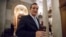 រូបឯកសារ៖ លោក ​Ted Cruz​ សមាជិ​ព្រឹទ្ធសភា​សហរដ្ឋ​អាមេរិក កំពុ​ចាក​ចេញ​ពី​អាគារ​ព្រឹទ្ធសភា ក្នុង​រដ្ឋ​ធានី​វ៉ាស៊ីនតោន។