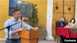 El líder opositor venezolano Leopoldo López durante un evento político junto a la candidata presidencial Keiko Fujimori en Perú, el 31 de mayo de 2021.