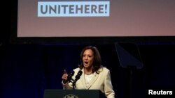 ARCHIVO_La vicepresidenta de Estados Unidos, Kamala Harris, habla durante la Convención Constitucional de 'UNITE HERE', el sindicato de trabajadores hoteleros más grande del país, en la ciudad de Nueva York, el 21 de junio de 2024.