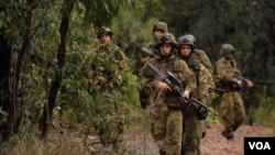 Tentara Australia dari Batalion 2 sedang latihan bersama tentara AS di Talisman Sabre, Shoalwater Bay, Australia (2007). AS dan Australia sedang membicarakan pangkalan baru AS di Australia (foto:dok).