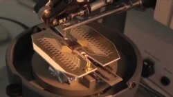 تلاش دانشمندان بریتانیایی در تولید اولین کامپیوتر کوانتومی