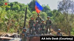 စစ်ကောင်စီတပ်စခန်းတွေကို သိမ်းပိုက်အပြီး အာရက္ခတပ်တော် AA က ထုတ်ပြန်သည့် မှတ်တမ်းဓာတ်ပုံများ (ယခင်ပုံဟောင်း)