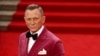 L'acteur Daniel Craig pose alors qu'il arrive à la première mondiale du nouveau film de James Bond "No Time To Die" au Royal Albert Hall de Londres, Grande-Bretagne, le 28 septembre 2021.