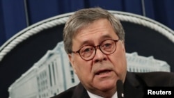 Los demócratas votarán el miércoles sobre si declarar en desacato al secretario de Justicia William Barr por negarse a difundir el informe completo del fiscal especial Robert Mueller.