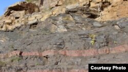 An analysis of South African rocks, which are believed to be among the oldest on Earth, revealed that oxygen began accumulating earlier than thought, researchers said. (UCB)