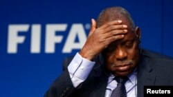 Issa Hayatou, patron de la CAF.