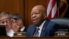 El presidente de la Comisión de Supervisión y Reforma de la Cámara de Representantes, Elijah E. Cummings, D-Md., analiza si debe mantener al Fiscal General William Barr y al Secretario de Comercio, Wilbur Ross, en desacato.