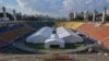Rumah sakit darurat untuk merawat pasien corona di stadion Pacaembu di Sao Paulo, Brazil, 27 Maret 2020. (Foto: dok).