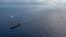 2018年6月末至8月初进行的环太平洋联合军演(RIMPAC)联合军演的舰艇航行场面。当时有25个国家、45艘舰艇、5艘潜艇、200多架飞机以及2.5万余名官兵参加军演。