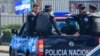 Une camionnette de la police nationale du Nicaragua patrouille dans le centre-ville de Managua, le 24 août 2019.