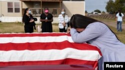 Lajla Blenks iz Teksasa izgubila je supruga Gregorija koji je preminuo od Kovida 19 u januaru 2021.