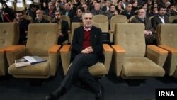 حسبن فریدون برادر رئیس جمهوری ایران، از سوی منتقدان با اتهامات فساد مالی روبرو شده است.