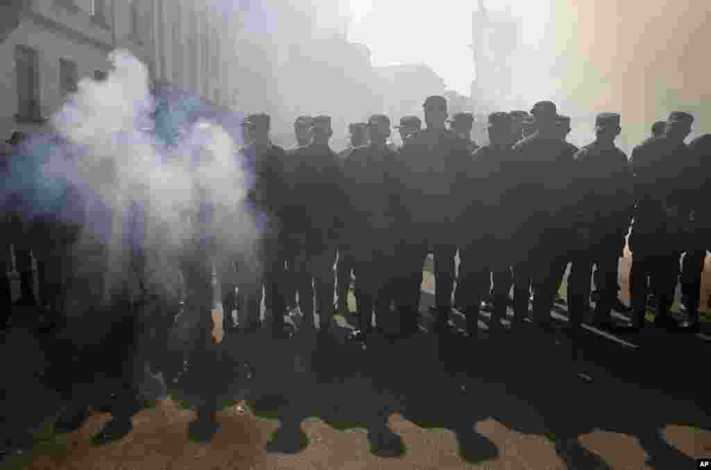 The National Guard protect the presidential office in Kyiv,&nbsp;Sept. 17, 2014. 