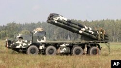 Sistem peluncur roket ditempatkan di beberapa lokasi di Belarus dalam latihan militer Zapad 2017. 