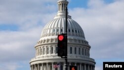 Ako Kongres ne odobri nastavak rezolucije ili trajniju mjeru potrošnje do petka u ponoć, savezna vlada će se zatvoriti.