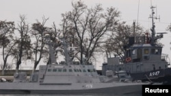 Один із захоплених Росією українських бойових катерів у порту Керч 26 листопада 2018 р.