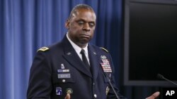 លោក​​ឧត្តម​សេនីយ Lloyd Austin នៃ​ទី​បញ្ជាការ​កណ្តាល​របស់​ស.រ.អា ថ្លែង​នៅ​ថ្ងៃសុក្រ​ទី១៧ ខែតុលា​នេះ​ថា ការ​ទម្លាក់​គ្រាប់​បែក​នៅ​​ស៊ីរី និង​​អ៊ីរ៉ាក់ ធ្វើឡើង​ក្នុង​គោល​ដៅ​បន្ថយ​កម្លាំង​បញ្ជាការ​ និង​ការ​ក្តោប​ក្តាប់​របស់​ពួក IS និង​ការ​រស់​រាន​មាន​ជីវិត​ជា​បន្ត​ទៅ​អនាគត។