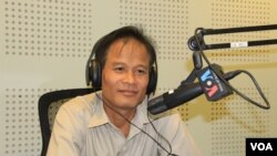 រូបឯកសារ៖ លោក ជា មុនី ប្រធាន​សហជីព​សេរីកម្មករ​កម្ពុជា​ផ្តល់បទសម្ភាសន៍មួយនៅ​ការិយាល័យ VOA ក្នុង​​រាជធានី​ភ្នំពេញ​កាល​ពី​ថ្ងៃ​ព្រហ្បតិ៍​ទី​២ ខែ​កក្កដា ឆ្នាំ​២០១៥។ (លឹម សុធី/VOA) 